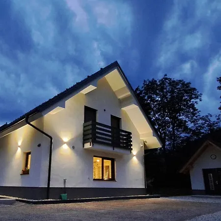 Riverside Apartma 1, *