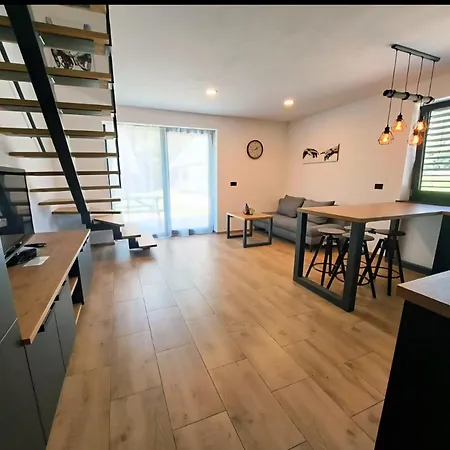 Apartamento Riverside Apartma 1,