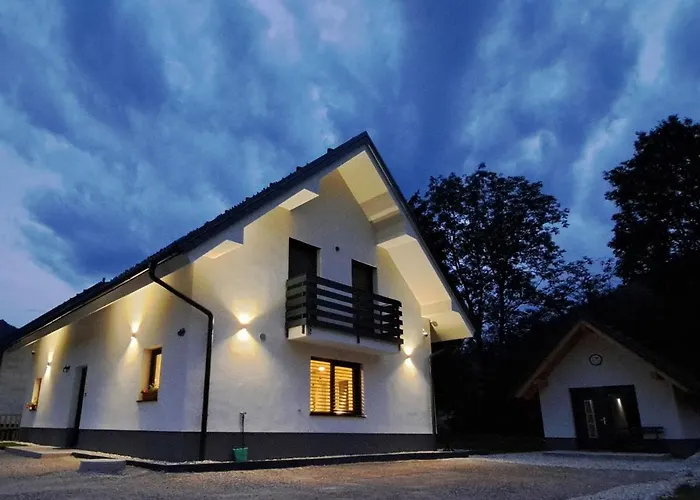 Riverside Apartma 1, *