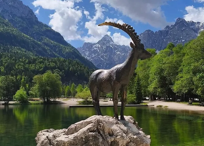 Riverside Apartma 1,