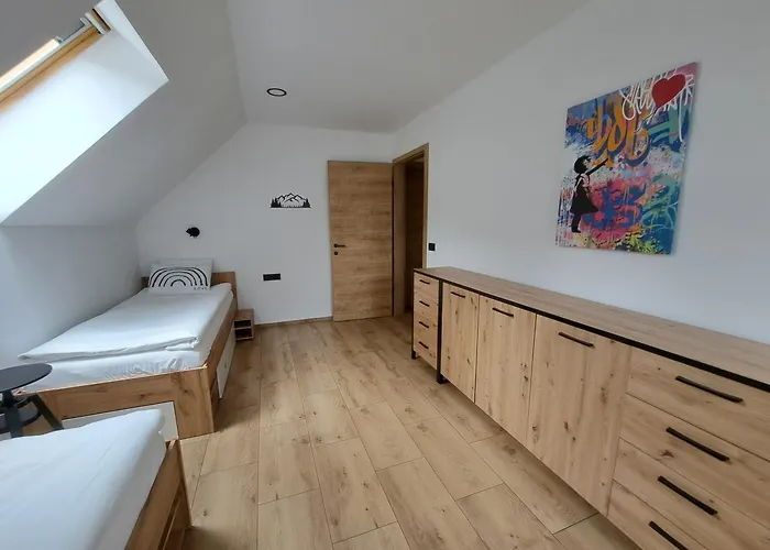 Riverside Apartma 1, *